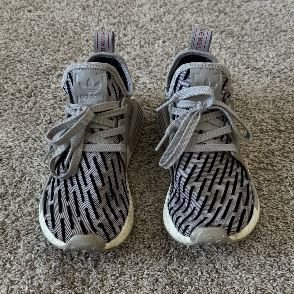 Adidas NMD R1 - Picture 2 of 9